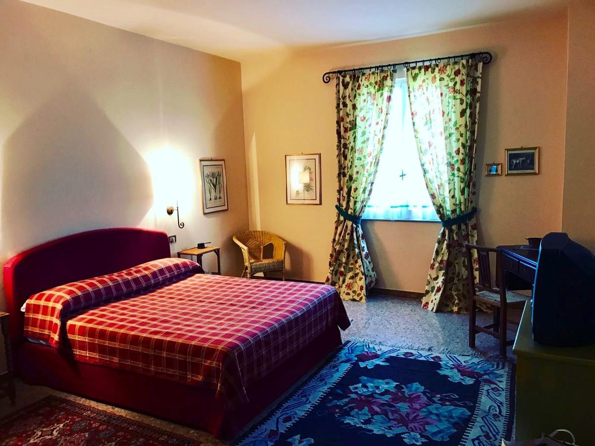 Agriturismo Le Colombaie ブッセート エクステリア 写真
